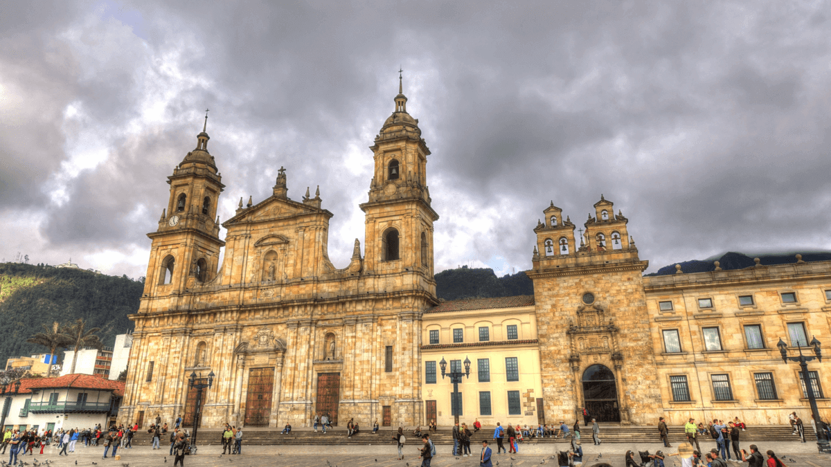 tours-Bogota-plazabolivar